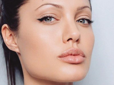angelina_jolie_9.jpg Hosting at Sudaneseonline.com