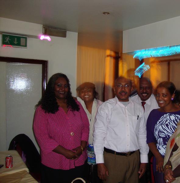 asiainethiowithsinger.JPG Hosting at Sudaneseonline.com