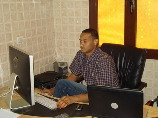 smsguy.jpg Hosting at Sudaneseonline.com