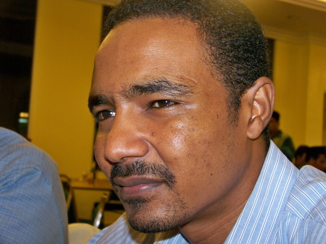 100_4795.JPG Hosting at Sudaneseonline.com