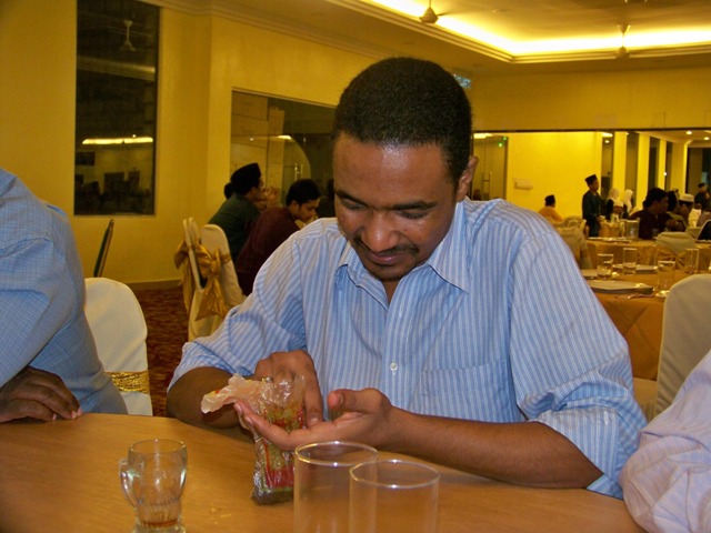 100_4807.JPG Hosting at Sudaneseonline.com