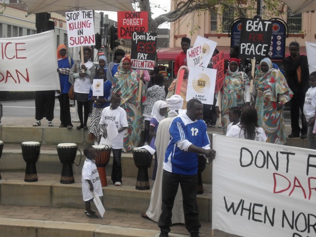 darfourrallysudan26sudan.JPG Hosting at Sudaneseonline.com