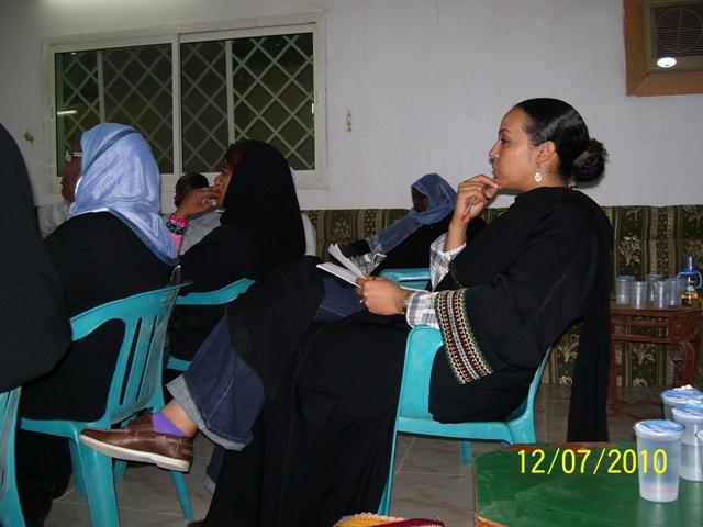 sideofwomenattence3.JPG Hosting at Sudaneseonline.com