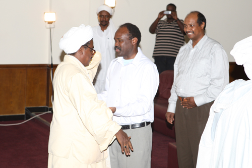 0Y8F8363.JPG Hosting at Sudaneseonline.com