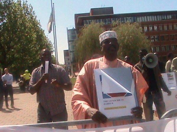 DSC00026.JPG Hosting at Sudaneseonline.com