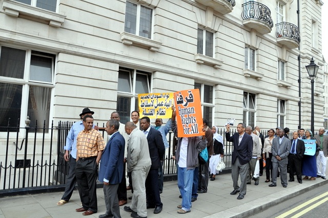 embacy-doctors.119-6-10032.JPG Hosting at Sudaneseonline.com