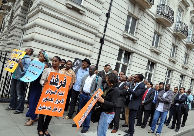 embacy-doctors.119-6-10089.JPG Hosting at Sudaneseonline.com