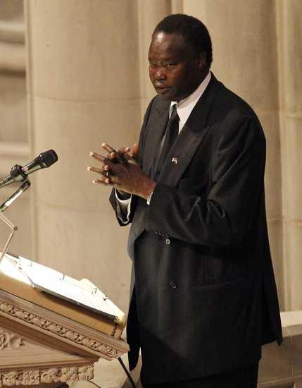 manute-nasr5.JPG Hosting at Sudaneseonline.com