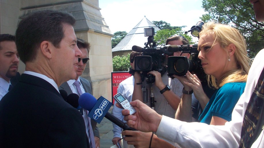 manutebol19.JPG Hosting at Sudaneseonline.com