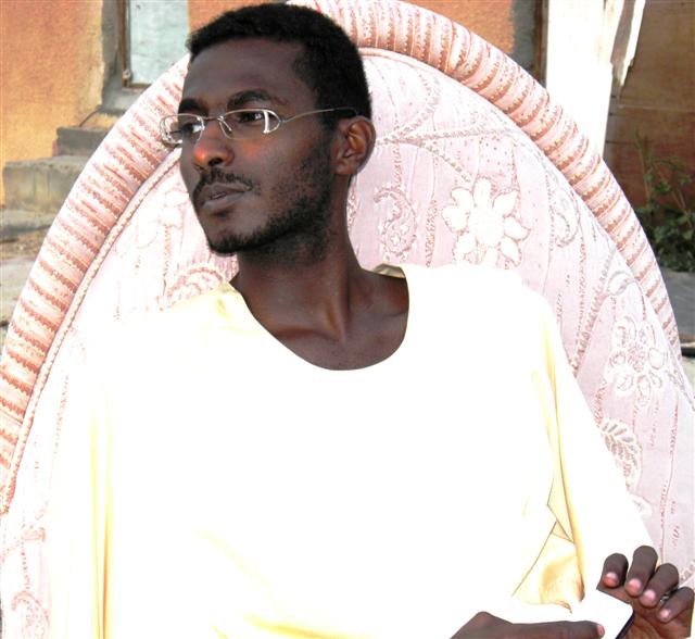 MohamedBasharsudanSmallsudan.JPG Hosting at Sudaneseonline.com