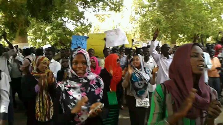 1187050_526755507445421_259144550_n.jpg Hosting at Sudaneseonline.com