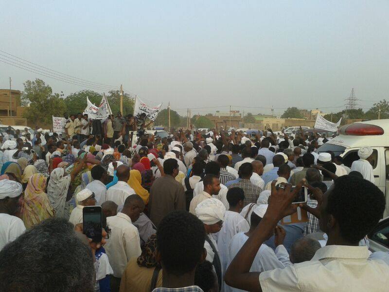 l3.jpg Hosting at Sudaneseonline.com