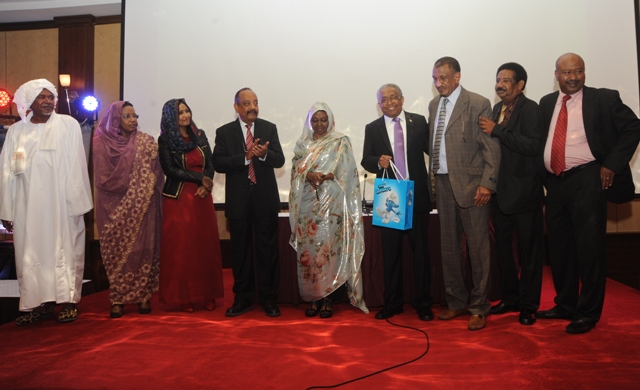 OMR_5186.JPG Hosting at Sudaneseonline.com