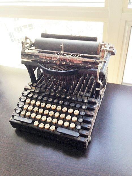 typewritersudan2sudan.JPG Hosting at Sudaneseonline.com